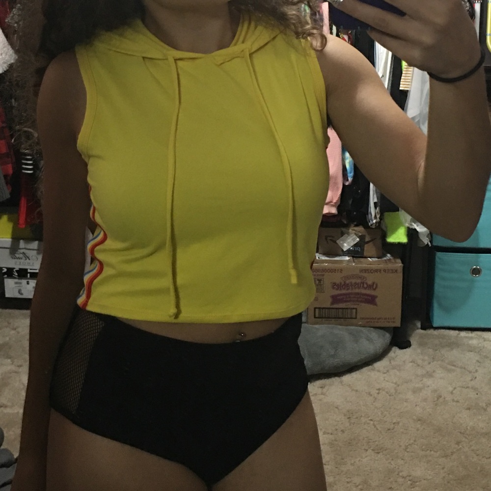 ❌SOLD❌Hooded Crop Top